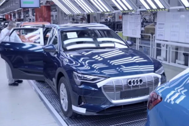 Zavirite u Audijevu fabriku iz svog doma