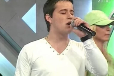 (FOTO) BIO JE VRHUNSKI FRAJER! Naš poznati pevač preživeo INFARKT, borio se sa OVIM POROKOM, a evo kako sad izgleda posle svega - NEĆETE GA PREPOZNATI!