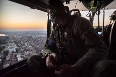 (VIDEO) BEOGRAD SE "UGASIO": Pogledajte kako prestonica izgleda iz vazduha! Zabeležene flmske scene!