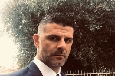 (FOTO) Emotivna poruka šampiona sveta iz 2006: Smeta vam korona i kukate, a moj otac je nevin u zatvoru!