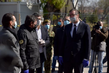 (VIDEO) Vučić građanima Niša uručio respiratore i medicinsku opremu