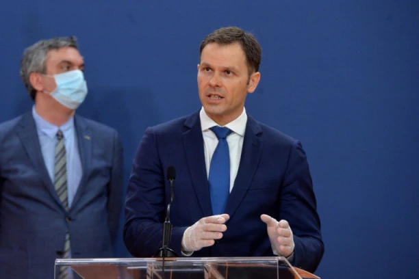 DRŽAVA ZA ONLAJN FISKALIZACIJU IZDVOJILA TRI MILIJARDE DINARA! Evo koliko će morati privrednici da plate!