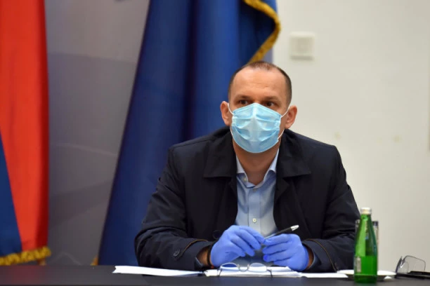 (VIDEO) Presek stanja: U Srbiji koronavirusom ukupno zaraženo 6.890 ljudi, umrlo 130! Ovo će da traje još MESEC dana!