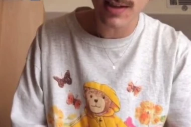 (VIDEO) KOJA JE OVO TEHNIKA?! Muškarac uzeo bananu u ruke, a onda uradio nešto NESVAKIDAŠNJE!