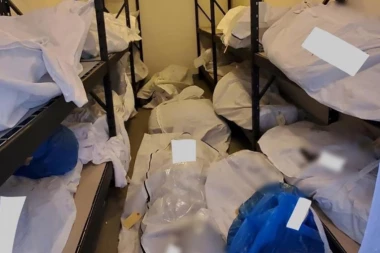 (FOTO) ARMAGEDON U DETROITU: Leševe preminulih od korone stavljaju u plastične kese! Evo gde ih potom odlažu!