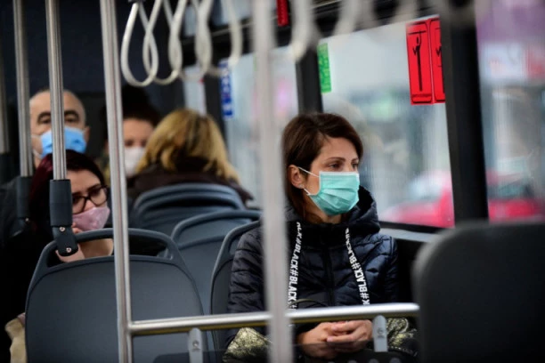 (FOTO) Slike iz gradskog prevoza posle mesec dana vanrednog stanja, vozačima zbog jedne stvari laknulo