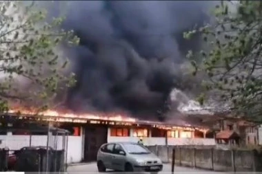 Izgoreo rekreativni centar u Surčinu koji pripada vojsci Srbije: Policija radi na otkrivanju uzročnika požara