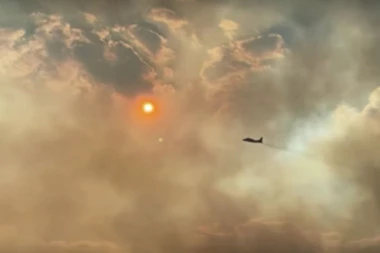 ČUDNA MAGLA SE NADVILA NAD BEOGRADOM! Građani Karaburme, Mirijeva, Konjarnika se guše u DIMU I SMRADU, prozore ne smeju da otvore!