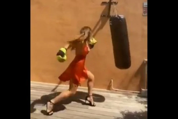 (VIDEO) Ova lepotica bije kao Tajson, sa sve štiklama! Nije Seka Aleksić