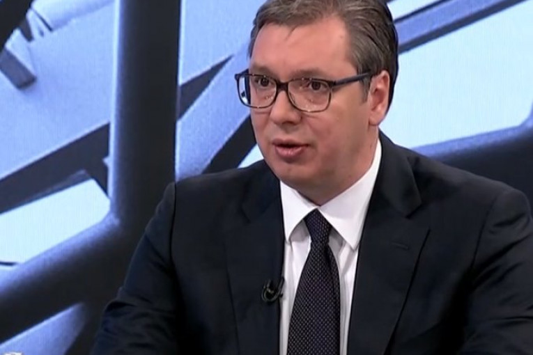 Vučić najavio novi rast plata do kraja godine: Evo kolike će biti zarade lekara, profesora, policajaca....