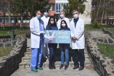 Mozzart donirao sredstva za zaštitnu opremu medicinara bolnice u Kosovskoj Mitrovici