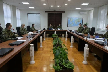 Ministar odbrane na Vaskrs u Generalštabu: Vojska Srbije pokazala koliki je oslonac svojoj zemlji!