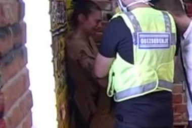 (ŠOK VIDEO) Jel' te udario pesnicom? Mina Vrbaški krvava pala na pod, nakon brutalnog okršaja sa Mensurom svi dotrčali!