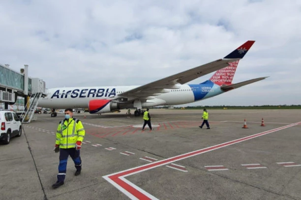 Ulazak u avion trajaće tri sata!