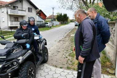 (FOTO, VIDEO) PALMA OBIŠAO DESETAK JAGODINSKIH SELA: Razgovarao sa meštanima i volontirao!