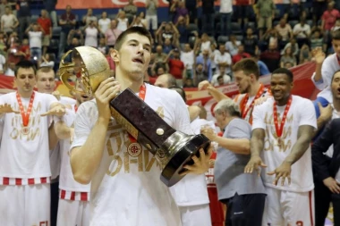 Bivši kapiten Zvezde ostao bez kluba!