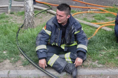 ŽAR OD CIGARETE BIO OKIDAČ DA SE BUKTINJA RASPLAMSA! Majka i sin iz Stare Pazove zajedno otišli u SMRT