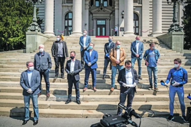 POLITIČKI LEŠINARI TRGUJU LJUDSKOM NESREĆOM: Opozicija pokušava da profitira od TRAGEDIJE!