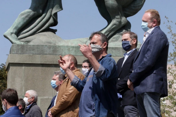 DEFINITIVNI RAZLAZ ĐILASA I SERGEJA! Janko Veselinović: SZS ostaje u bojkotu