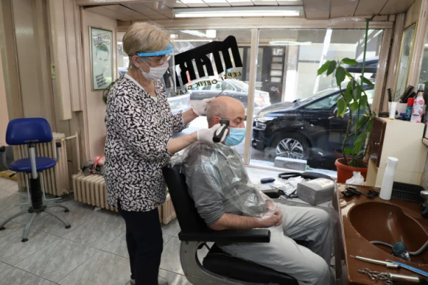 KRIZNI ŠTAB RAZMATRA DA UBLAŽI MERE ZA USLUŽNE DELATNOSTI! Da li frizeri, krojači i druge zanatlije mogu da odahnu