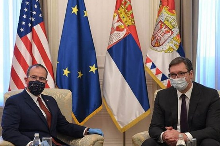 (FOTO) Vučić se sastao sa ambasadorom Godfrijem: Prijatelji se oslanjanju jedni na druge!