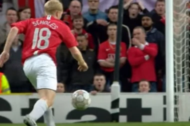 (VIDEO) Prošlo je tačno 12 godina: Udarac koji ne brane ni tri golmana i gol za pamćenje Pola Skolsa