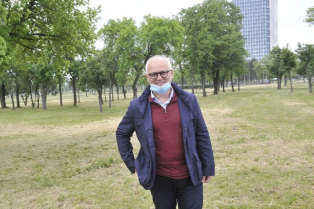 (FOTO) Vesić: Pasarela od Beogradske tvrđave do Savskog keja je završena, kao što smo i obećali!