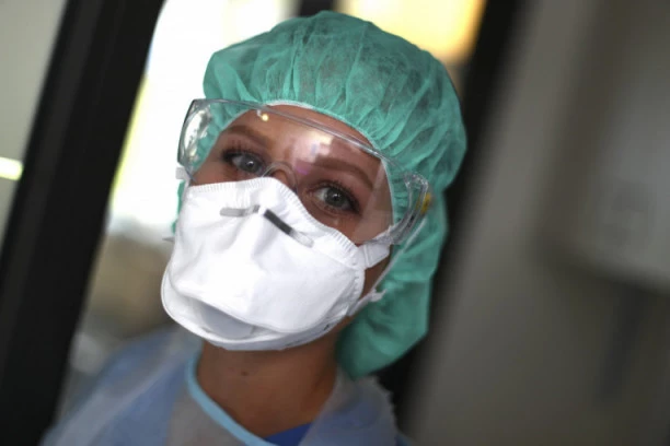 Nove mere u Velikoj Britaniji: Svi koji uđu u zemlju moraju u karantin