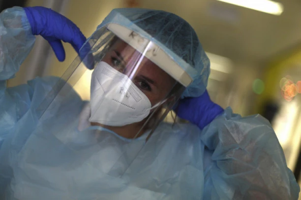 Broj zaraženih u Rusiji premašio 441.000! Moskovljani će maske morati da nose do oktobra?