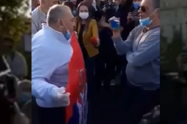(VIDEO) INCIDENT ISPRED SKUPŠTINE: Sergejevo obezbeđenje nasrnulo na penzionere