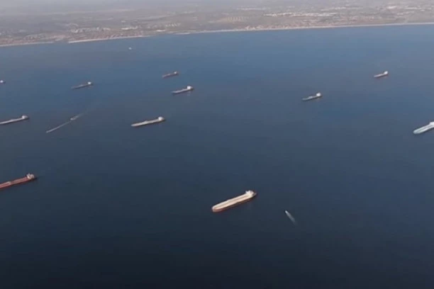 Tankeri iz Irana prepuni nafte približavaju se Karibima, Američka mornarica u pripravnosti