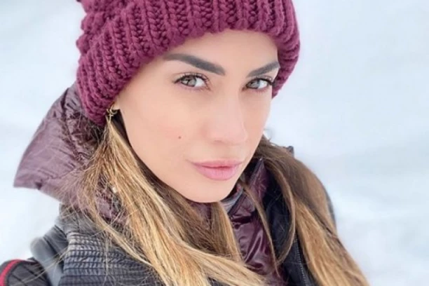 (FOTO) Vatrenoj manekenki zasmetale kritike o se*su: Nisam nimfomanka!