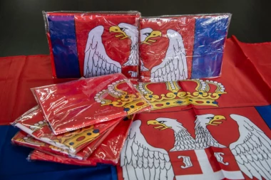 POKLANJAMO 100 SRPSKIH ZASTAVA: Republika darovima zahvaljuje vernim čitaocima!