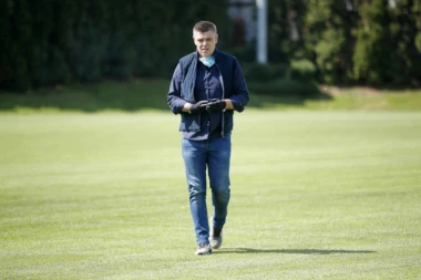 Partizanovi "beli" fudbaleri pobedili "crne" na trening meču