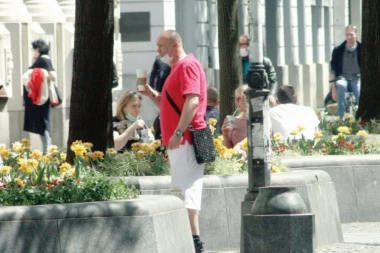 Harizmatični fudbaler u našem objektivu: Đani udelio pare sirotinji