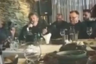 SKANDAL! Pevač NASRNUO na mladića na nastupu, izbila NEVIĐENA DRAMA, pojavio se PRAVI SNIMAK!