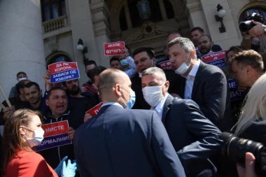 Stefanović: Juče uhapšeno 15 lica nakon incidenta ispred Skupštine