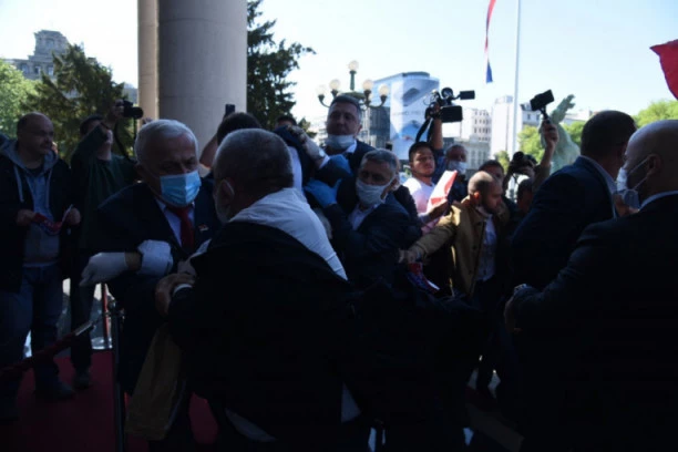 Boško licemeru, zar te nije STID? Okrivio Lončara i Rističevića da su oni njega napali