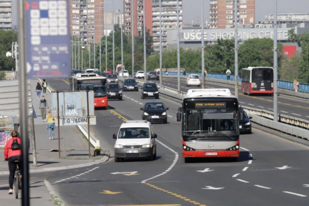 BEZ VEĆIH GUŽVI OVOGA JUTRA! Ulice i mostovi u Beogradu prohodni bez zadržavanja!