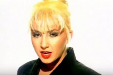 HARALA JE MUZIČKOM SCENOM DEVEDESETIH, PA NESTALA IZ JAVNOSTI:  Gde je danas Gala i čime se bavi? (FOTO)