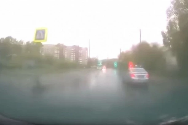 (VIDEO) LUDNICA: Desetogodišnjak ukrao automobil, bežao od policije i pravio haos!