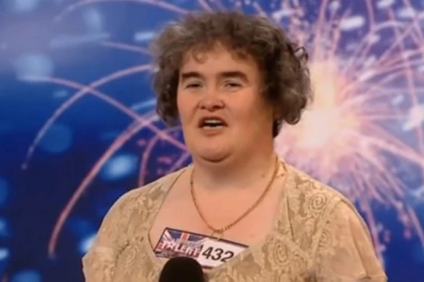 (FOTO) PRE 10 GODINA SVET SE DIVIO DOMAĆICI KOJA SE DAVILA U DUGOVIMA: Danas je Suzan Bojl bogata i IZNENADIĆE vas kako IZGLEDA!