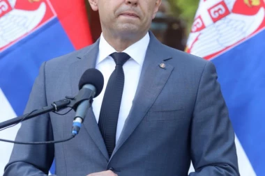 Ministar Vulin: Vlast u Crnoj Gori se ne bori protiv virusa, ona se bori protiv Srba!