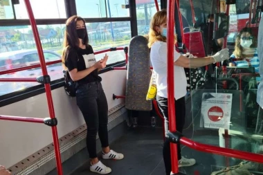 DRŽITE DISTANCU, NE SEDAJTE JEDNI PORED DRUHIH: Korona PRAVILA u prevozu koja SPASAVAJU ŽIVU GLAVU!