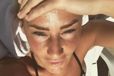 (FOTO) Se*si košarkašica u bezobraznoj pozi: Čipka, donji veš i kaubojske čizme pomutile su razum muškom polu