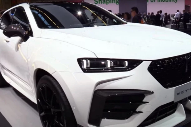 (VIDEO) Kinezi i Brabus sa novim modelom kreću u pokoravanje svetskog tržišta automobila