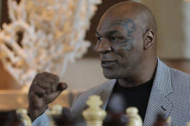 IF SOMEONE ASKED ME FOR AN AUTOGRAPH, I WOULD KNOCK THEM OUT: Tyson shocked the public about the relationship with his fans!
