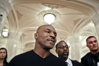 Tajson umalo ubio protivnika: Pred meč pušio marihuanu i šmrkao kokain, a onda varao na dopingu