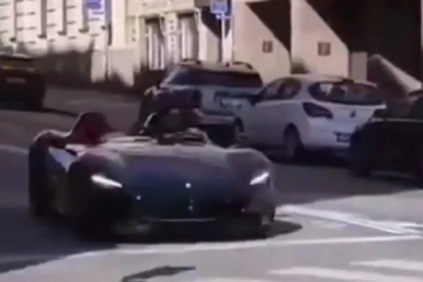 (VIDEO) Ibra poseduje zver: Zlatan se bahato provozao Stokholmom, a evo zašto je morao da plati kaznu