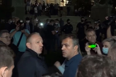 Prebrojavali svoje na prstima! Procurio šok snimak sa protesta: Sergej: Koji su naši?; Đilas: Ovi ovde, njihovi u svi ostali